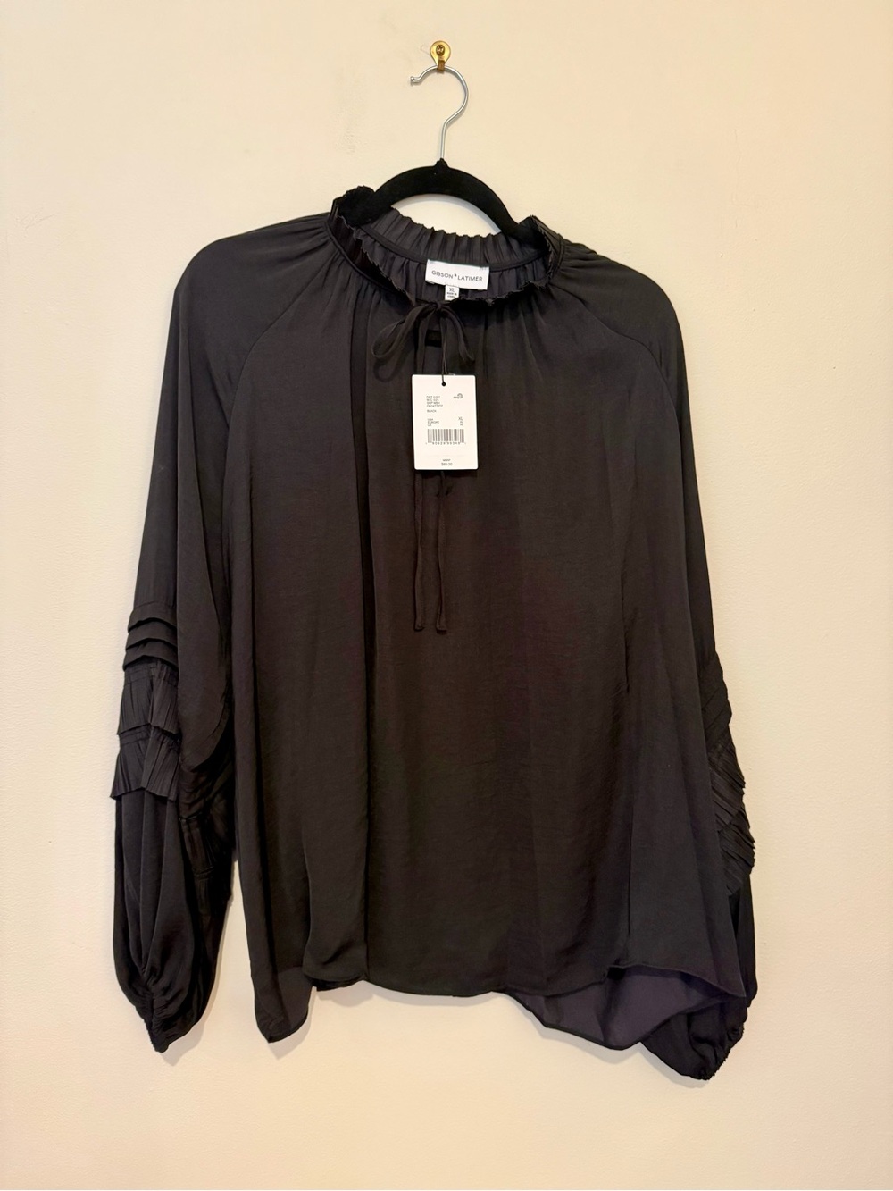 Gibson Latimer Black Ruffle-Neck Balloon Sleeve Blouse